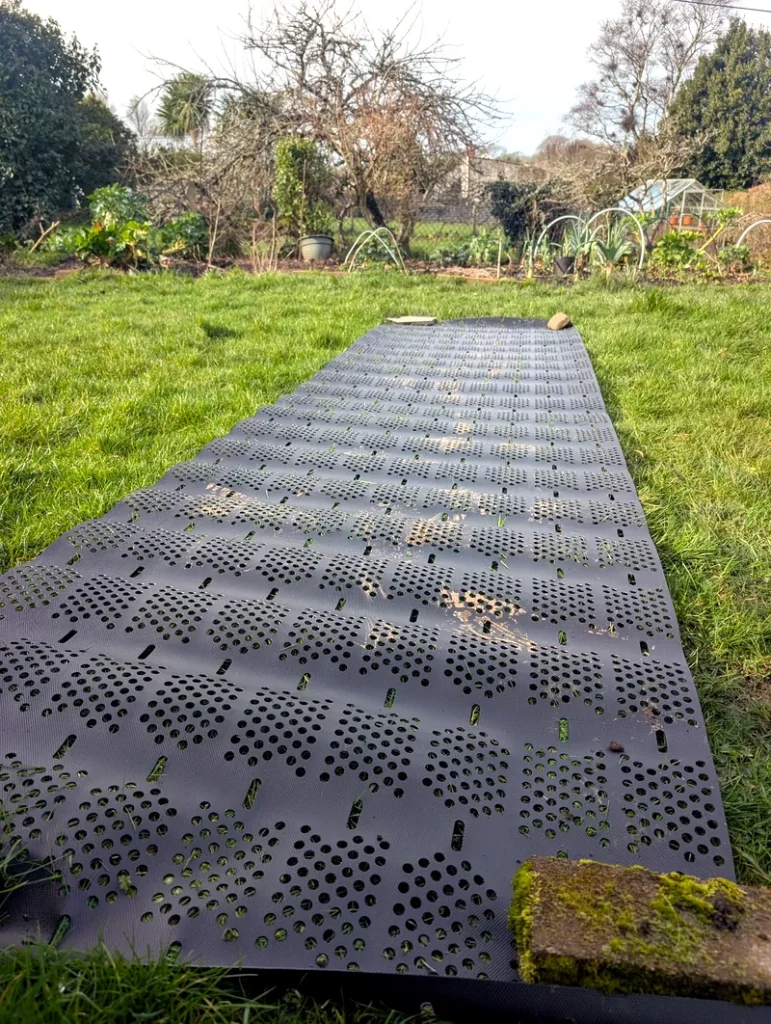 Geobin stretched out