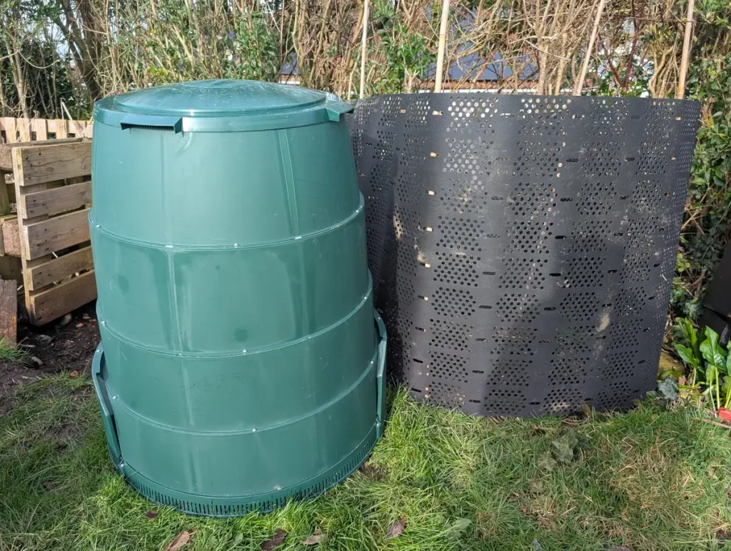 Green Johanna next to the Geobin.